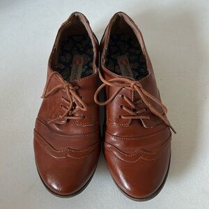 Unleashed by Rocket Dog Brown Women’s Faux Leather Oxfords Size 5.5